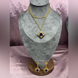 Vintage Avon Viennese Gold Tone earring and Necklace set